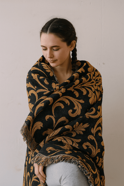 Elegant Vintage Woven Blanket | Cozy Home Decor, Perfect for Gifting, Living Rooms, Weddings, and Seasonal Celebrations - Essence & Elegance